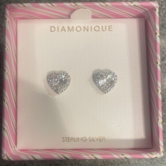 Sterling silver heart shaped stud earrings - Picture 2 of 3